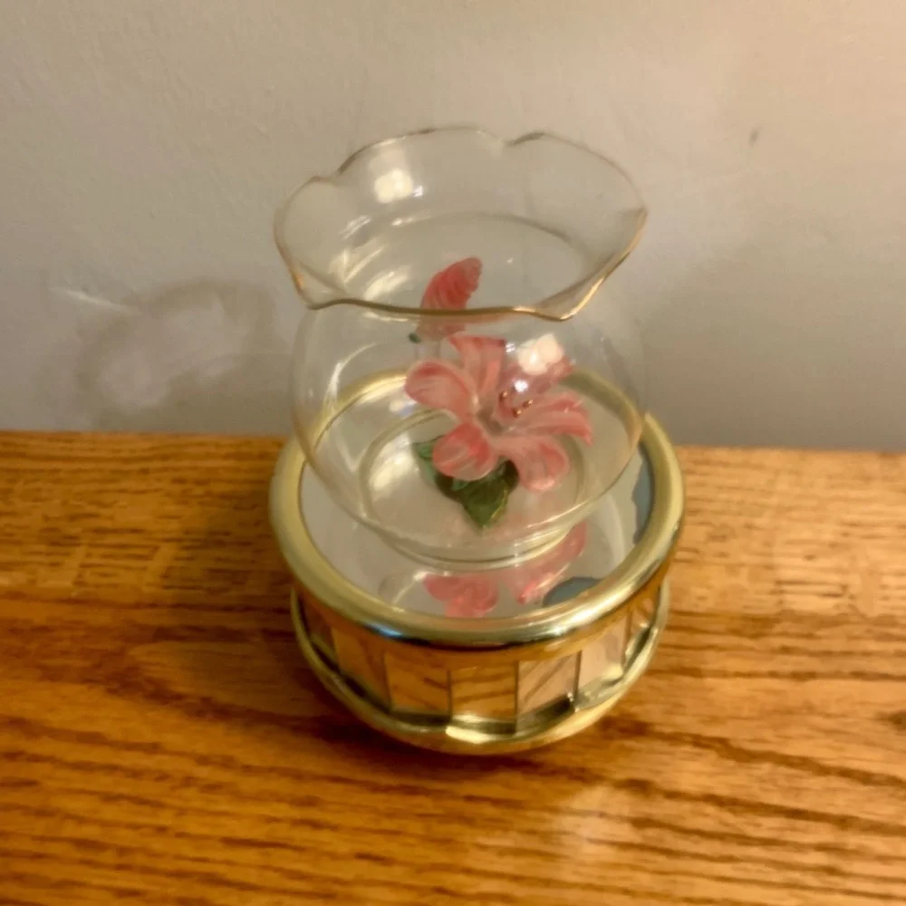 Vtg Hand Sculptured Flower In Glass Gold Rotating Light-Up Mirrored Music Box